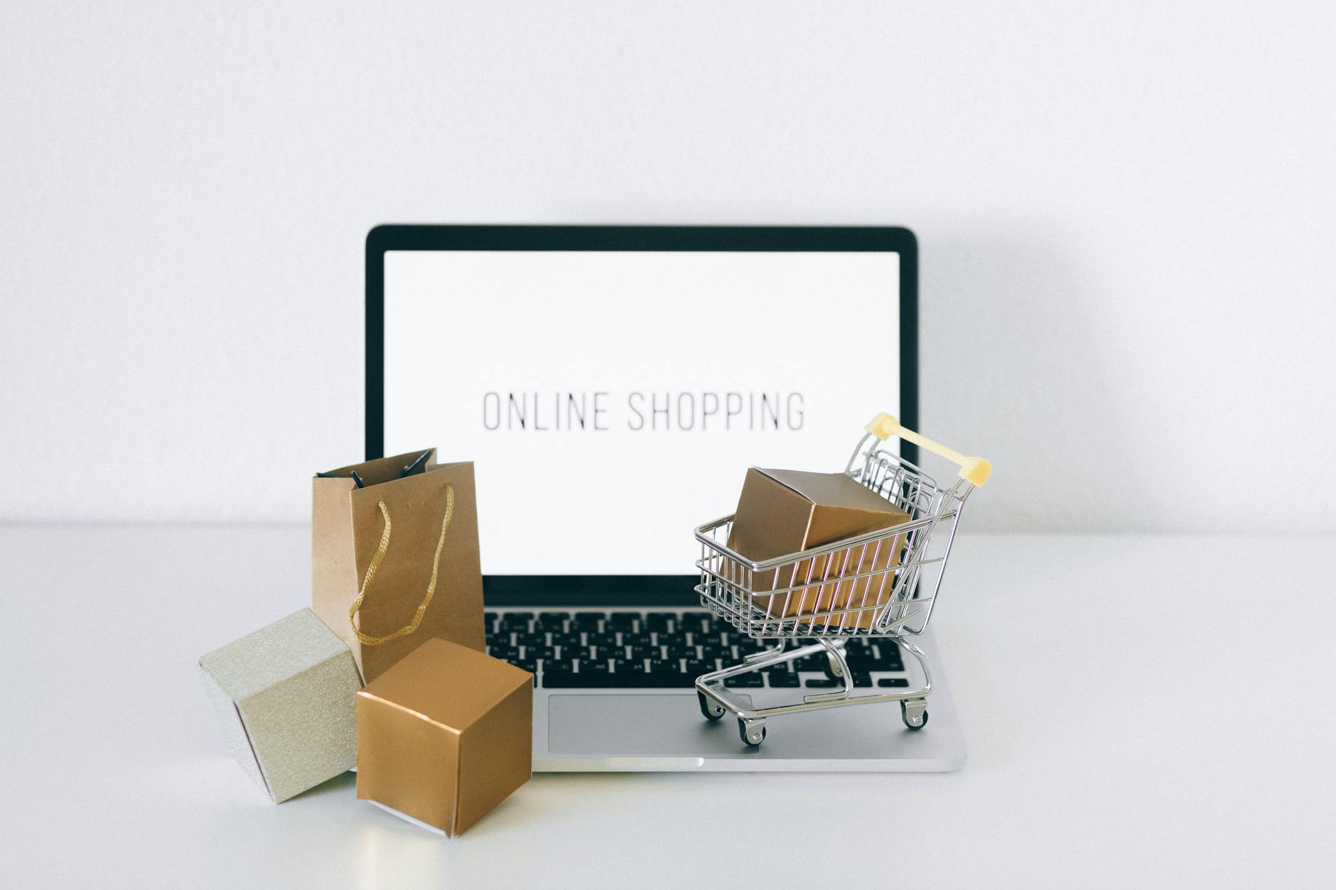 Urban Scartify premium online shopping experience
